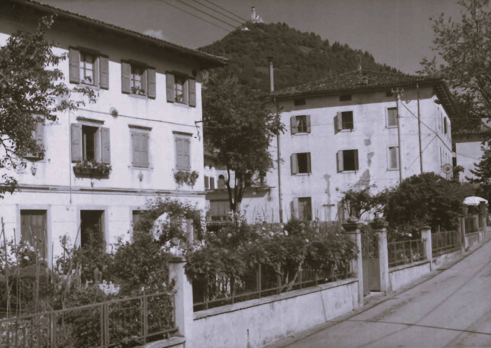 Casa della Basilica - Vista con chiesa di San Pietro